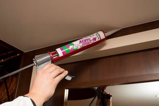 Afbeeldingen van Acrylaatkit wit Zwaluw DB 310ml-